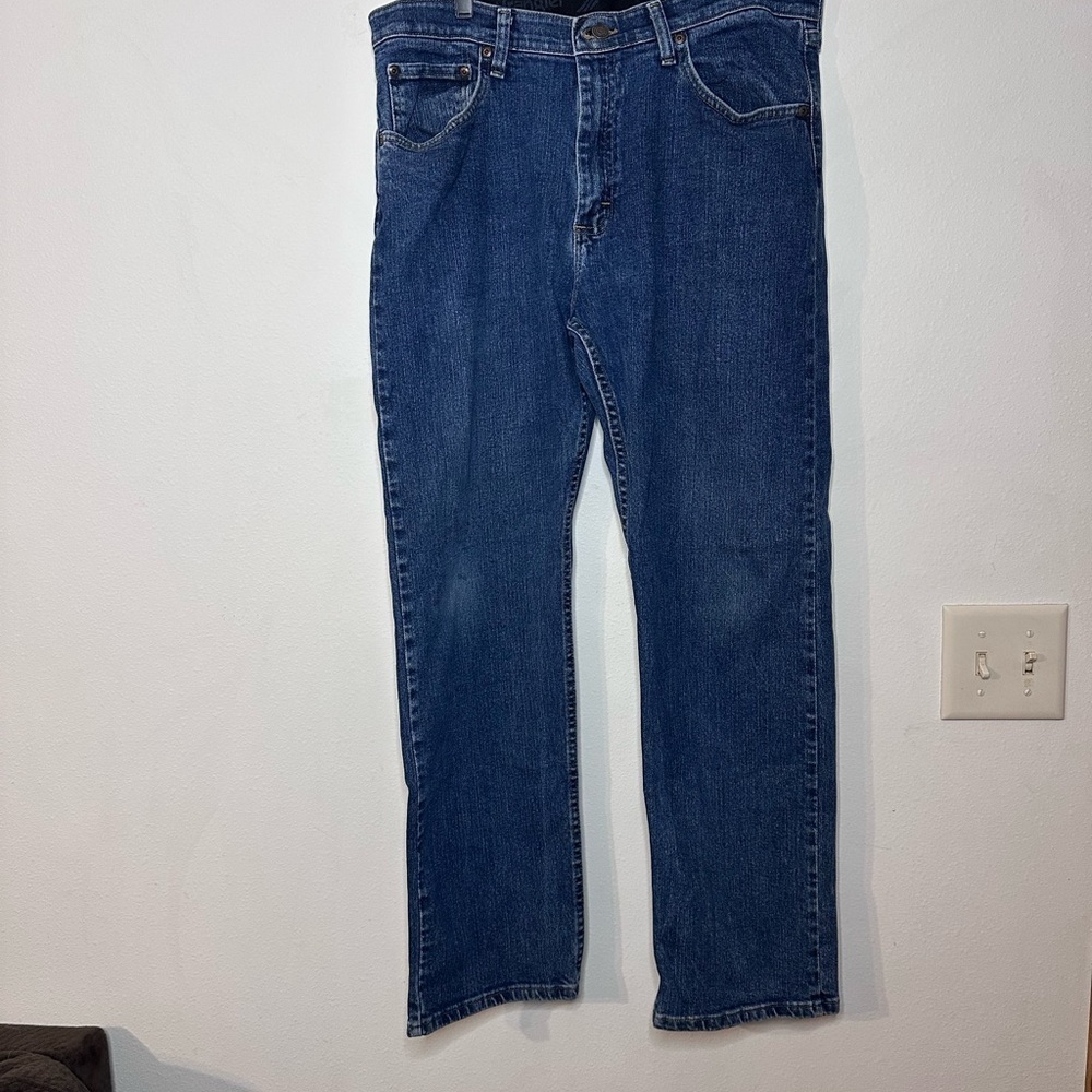 Wrangler Men's Bootcut Jeans in Classic Blue
